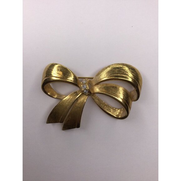 Vintage Avon Gold Tone Rhinestone Brooch Pin Ribbon Bow Designer Jewelry - Picture 2 of 9